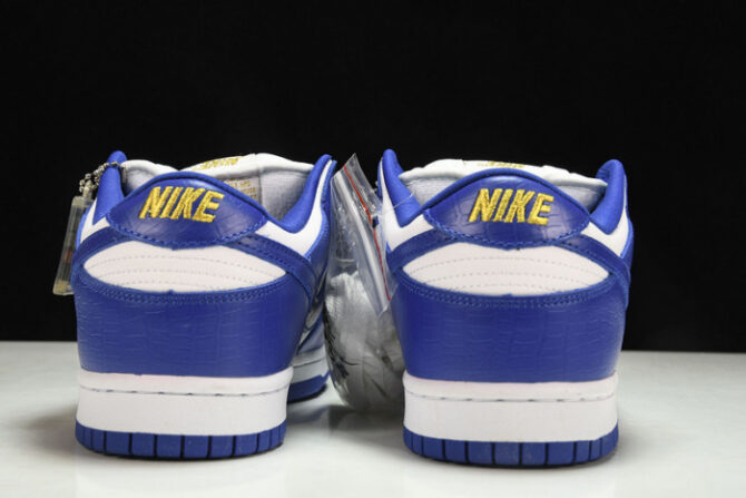 Nike SB Dunk Low Supreme Stars Hyper Royal DH3228-100 - Image 2