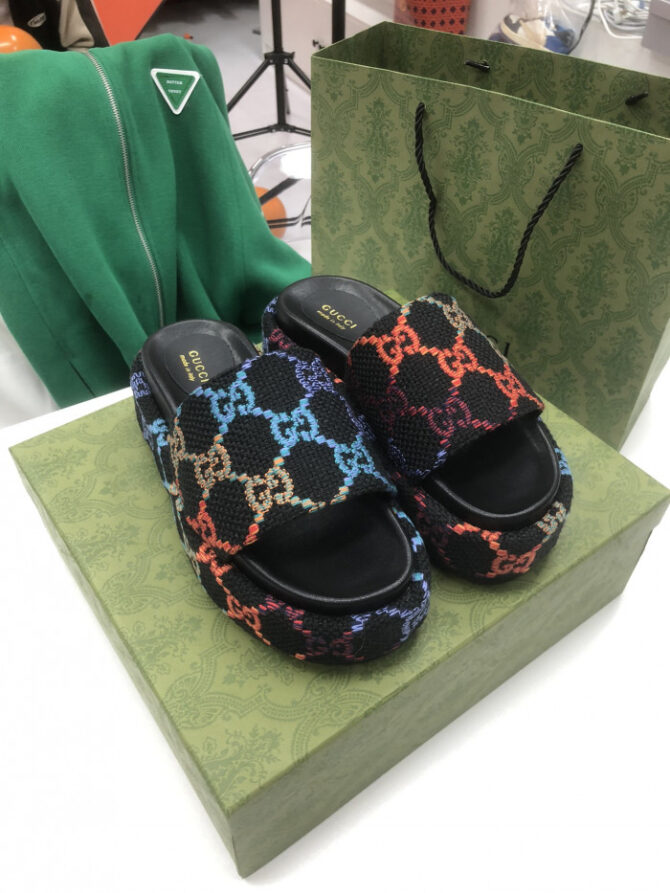 GUCC SANDALS - Image 4