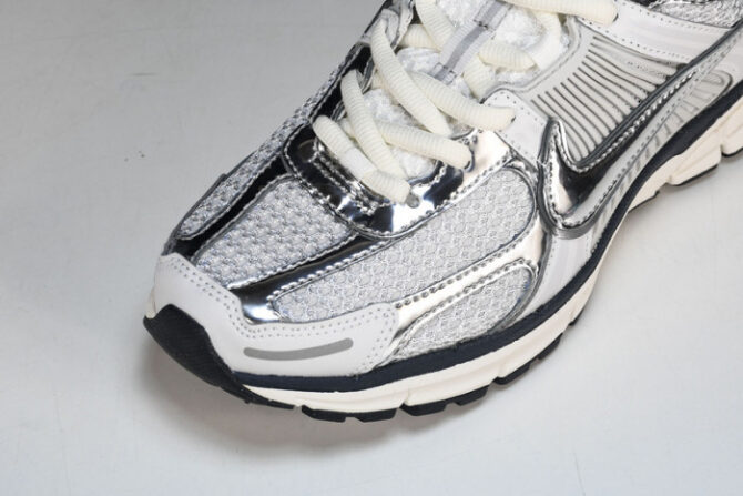 Nike Zoom Vomero 5 Photon Dust Metallic Silver - Image 5