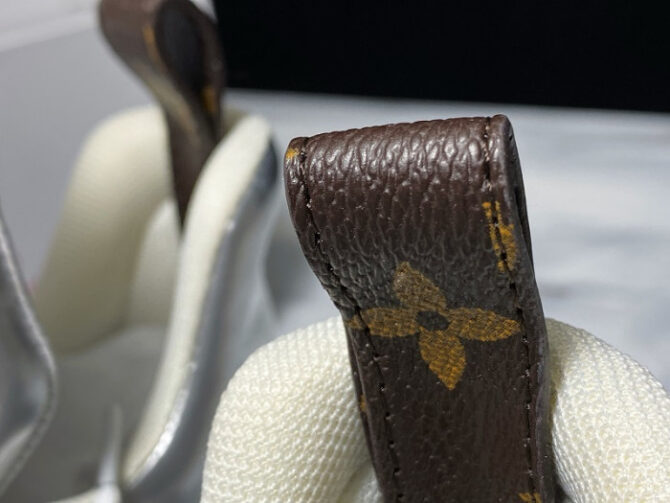 LV ARCHLIGHT SNEAKER - Image 8