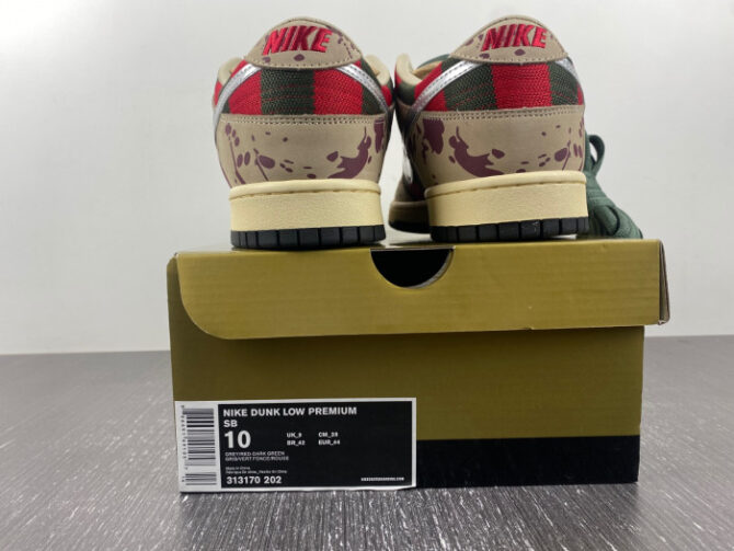 Nike SB Dunk Low Freddy Krueger 313170-202 - Image 4