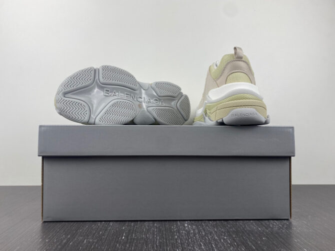 BLCG Sneaker Triple.s.Gomma Gray-light green 524039 W2FW4 9790 - Image 2