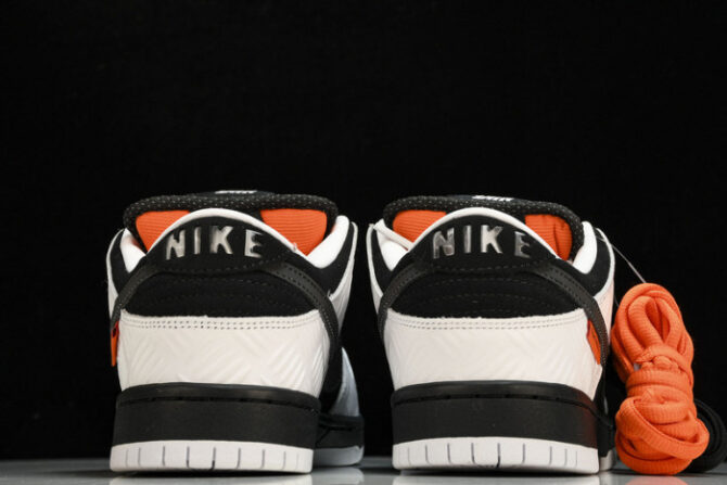 Nike SB Dunk Low x Tightbooth FD2629-100 - Image 5