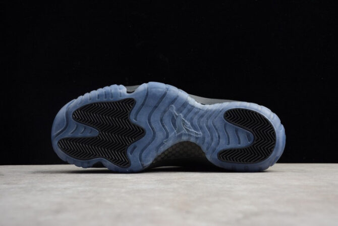 Jordan 11 Retro Cap and Gown 378037-005 - Image 5