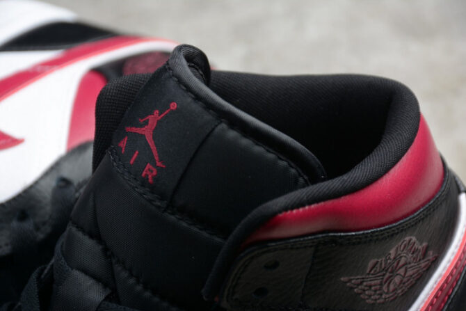 Air Jordan 1 Mid Bred Toe 554724-066 - Image 3