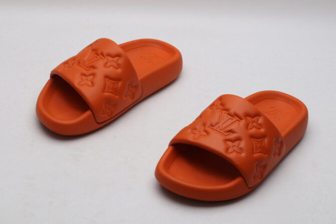 LV SLIDES - Image 4