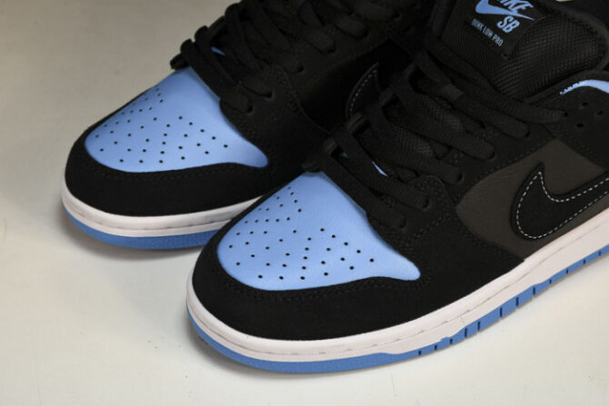 Nike SB Dunk Low Sub Zero 304292-048 - Image 3