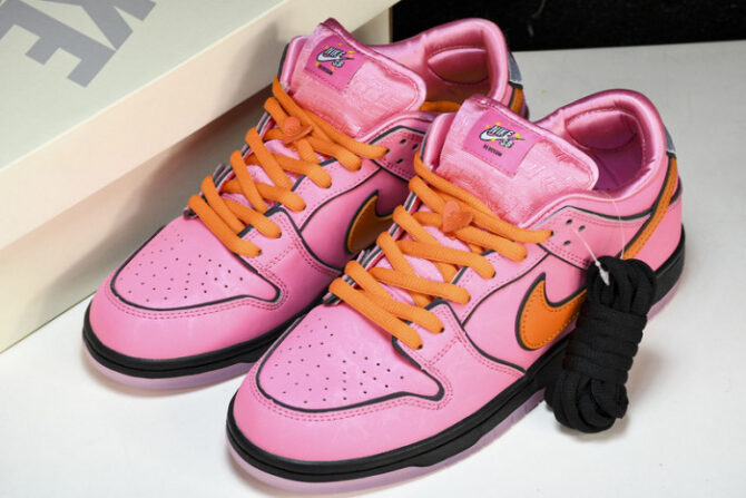 The Powerpuff Girls x Nk SB Dunk Low FZ8319-600 - Image 2