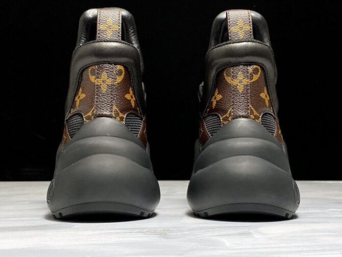 LV ARCHLIGHT SNEAKER - Image 2