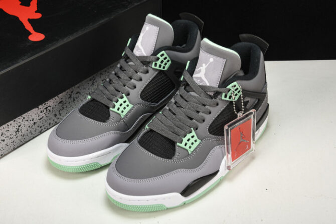 Air Jordan 4 Retro Green Glow 308497-033 - Image 3