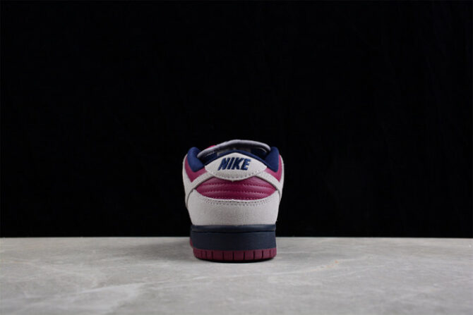 Nike SB Dunk Low Atmosphere Grey True Berry BQ6817-001 - Image 2