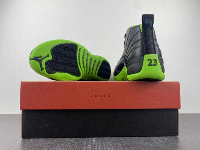 Jordan 12 BLACK/GREEN FLIGHT DOF - Image 3