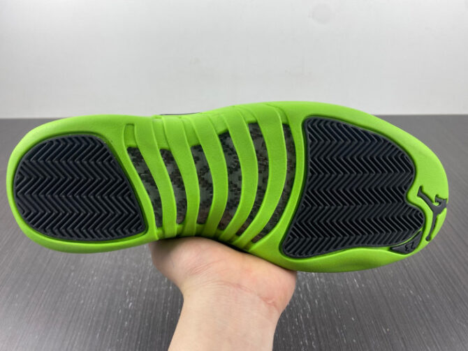 Jordan 12 BLACK/GREEN FLIGHT DOF - Image 2