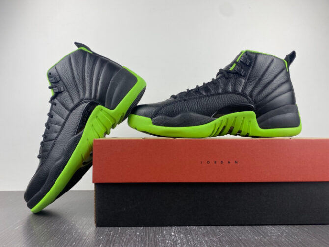 Jordan 12 BLACK/GREEN FLIGHT DOF - Image 4