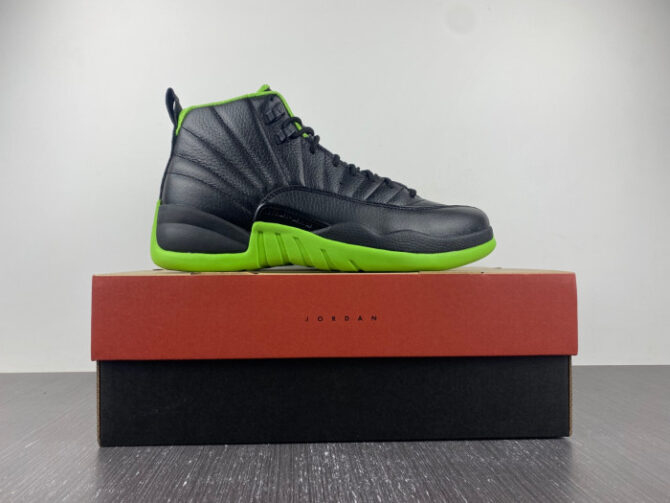 Jordan 12 BLACK/GREEN FLIGHT DOF - Image 10