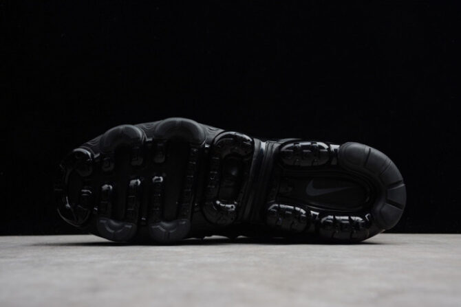 Nike Air VaporMax Plus Triple Black 924453-004 - Image 4