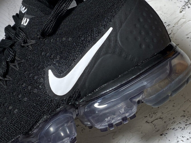 AIR VAPORMAX 2 BLACK WHITE 942842-001 - Image 4