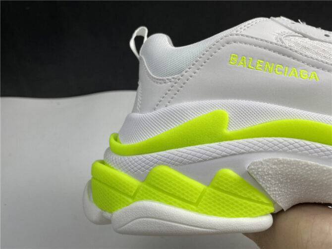 BALENCIAGA Sneaker Triple.s.Gomma Silver White 536737 W0901 9088 - Image 4