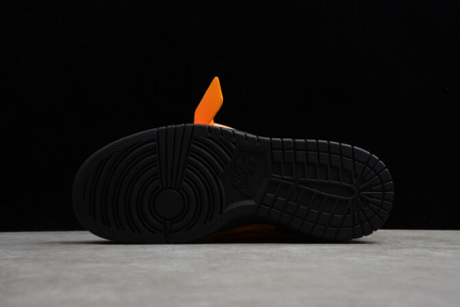 O-W NIKE AIR RUBBER DUNK “UNIVERSITY GOLD” CU6015-700 - Image 4