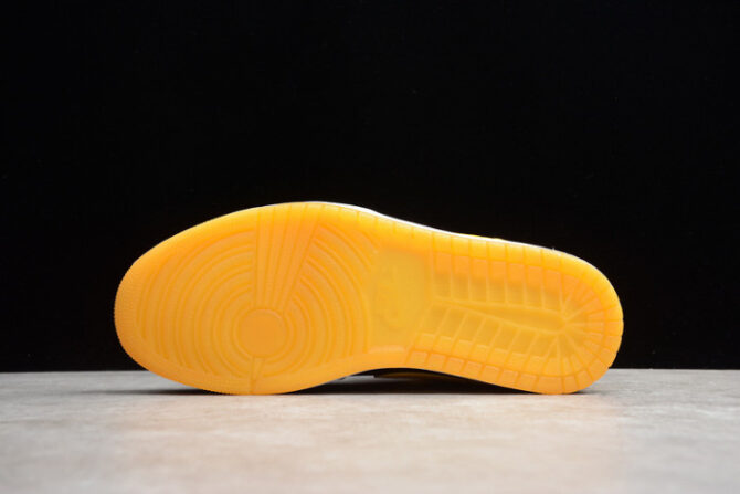 Jordan 1 Retro Mid New Love (2017) 554724-035 - Image 4
