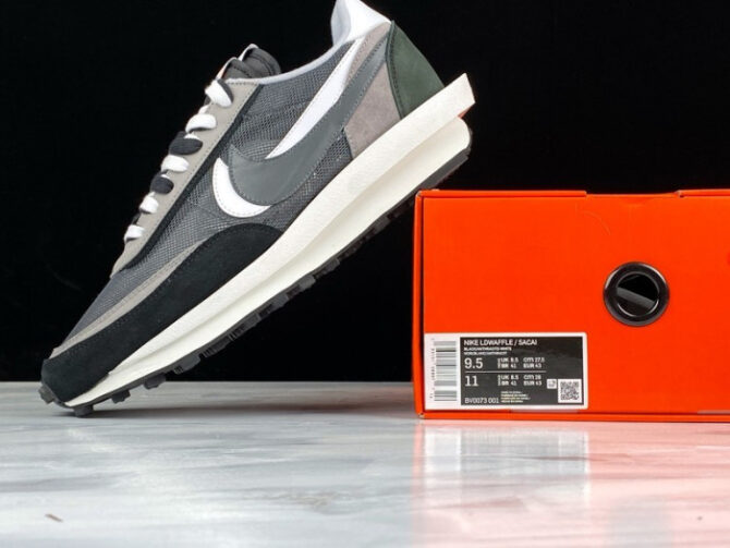 Nike LD Waffle Sacai Black Anthracite White BV0073-001 - Image 8