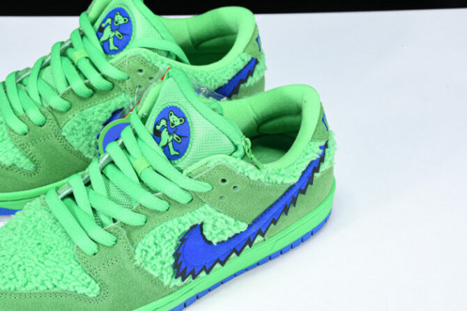 Grateful Dead x Nike SB Dunk Low “Green Bear” CJ5378-300 - Image 3