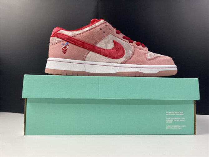 Nike SB Dunk Low StrangeLove Skateboards CT2552-800 - Image 6