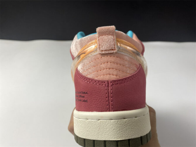 Social Status x Nk SB Dunk High Pro DJ1173-600 - Image 3