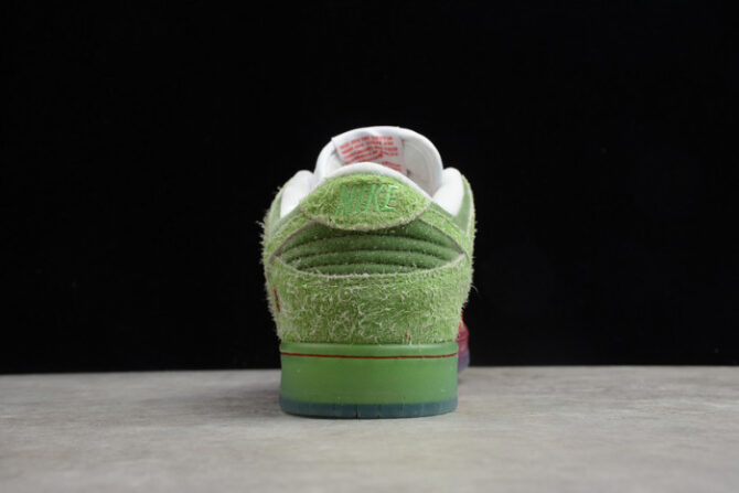 Nike SB Dunk low"strawberry cough" CW7093-601 - Image 2