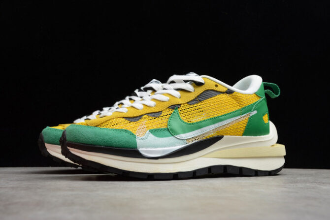 Nike Vaporwaffle sacai Tour Yellow Stadium Green CV1363-700 - Image 4