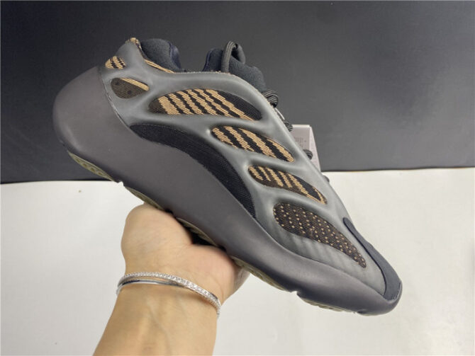 Adidas Yeezy 700 V3 GY0189 - Image 5