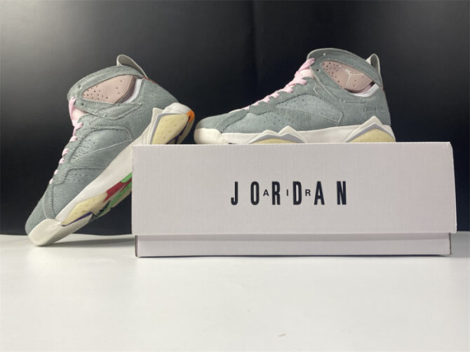 Air Jordan 7'Hare 2.0' CT8528-002 - Image 2