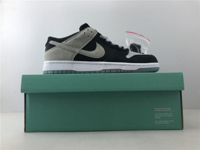 Nike Sb Zoom Dunk Low Pro Black/Wolf Grey-White-White 854866-001 - Image 3