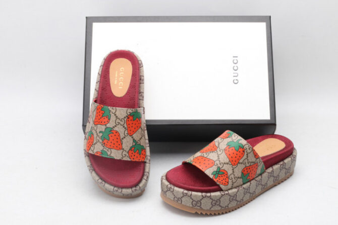 GUCC SANDALS - Image 2