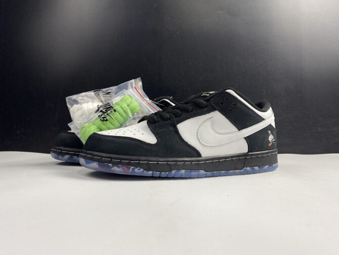 Nike SB Dunk Low Staple Panda Pigeon BV1310-013