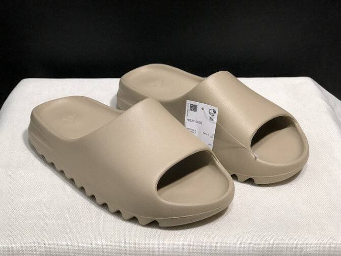 Adidas Yeezy Slide Pure (Restock Pair) GW1934 - Image 3