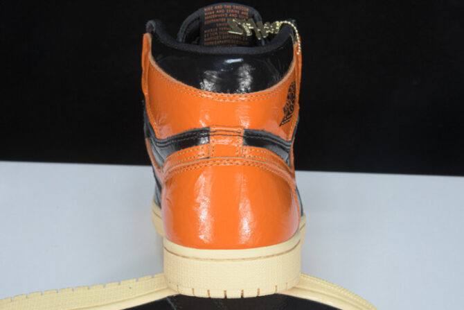 Jordan 1 Retro High Shattered Backboard 3.0 555088-028 - Image 2