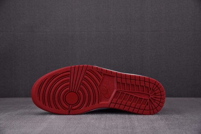 Jordan 1 Low Black Toe (GS) 553560-116 - Image 4