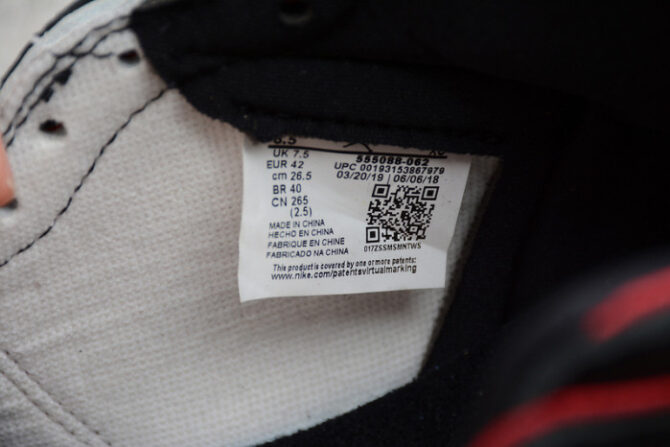 Air Jordan 1 Bloodline 555088-062 - Image 6