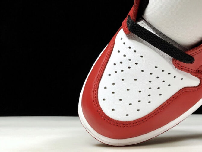 Air Jordan I 1 Retro High OG Chicago Bulls 555088-101 - Image 4