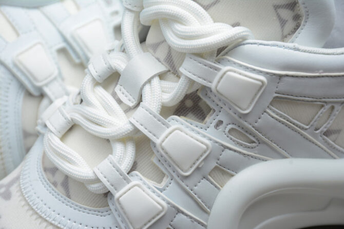 LV ARCHLIGHT SNEAKER - Image 3