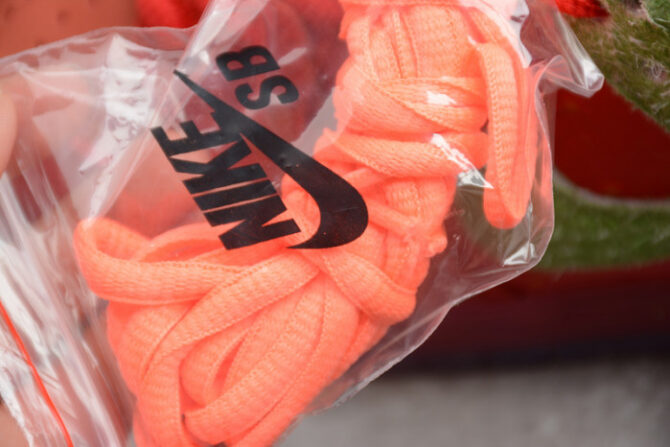 Nike SB Dunk low"strawberry cough" CW7093-601 - Image 6
