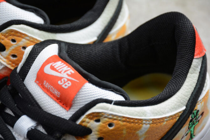 Nike SB Dunk Low Safari CD2563-002 - Image 3