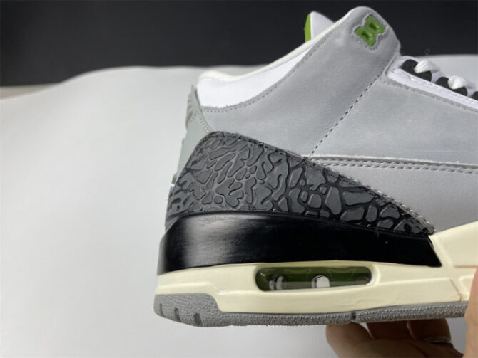 Air Jordan 3 Retro Chlorophyll 136064-006 - Image 2