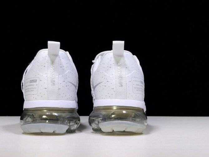 AIR VAPORMAX RUN UTILITY WHITE REFLECT SILVER (W) AQ8811-100 - Image 4