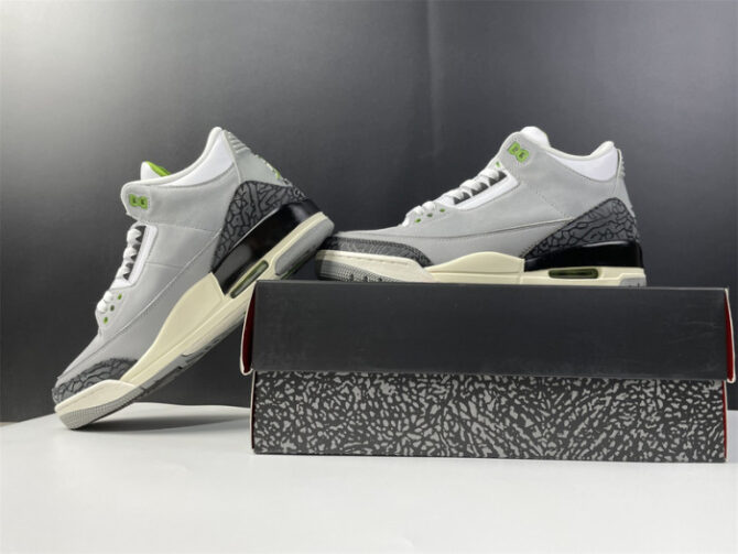 Air Jordan 3 Retro Chlorophyll 136064-006 - Image 8