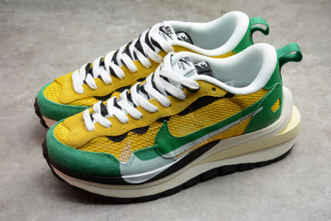 Nike Vaporwaffle sacai Tour Yellow Stadium Green CV1363-700 - Image 3