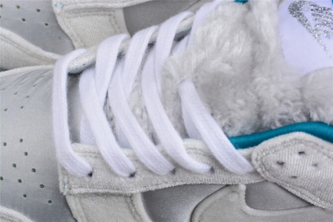 NIKE WMNS DUNK LOW 'ICE' - DO2326 001 - Image 4