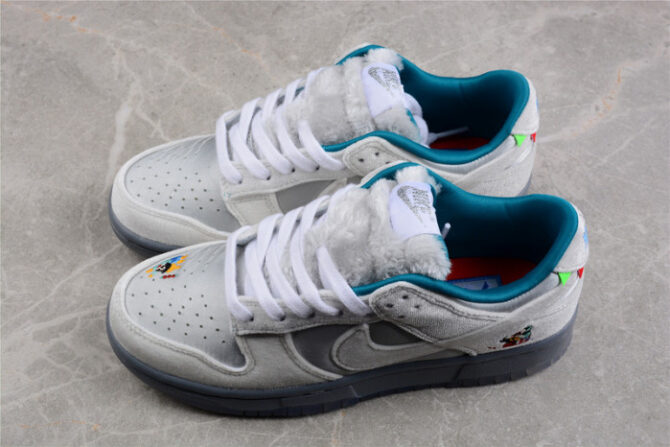 NIKE WMNS DUNK LOW 'ICE' - DO2326 001 - Image 2