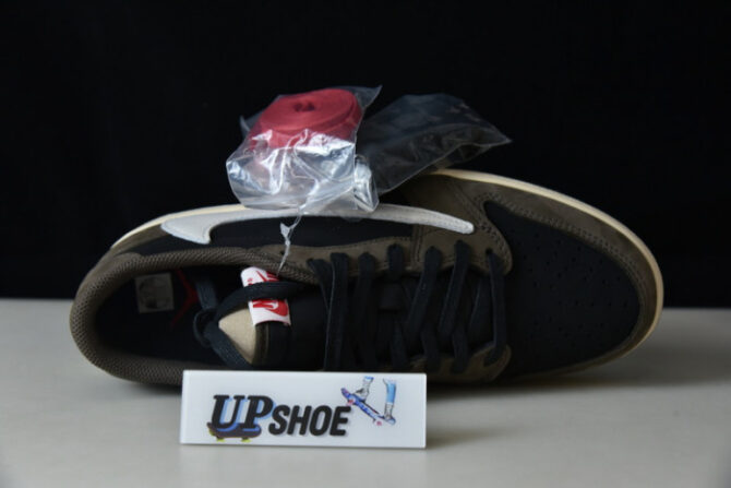 Jordan 1 Retro Low OG SP Travis Scott Mocha - Image 4
